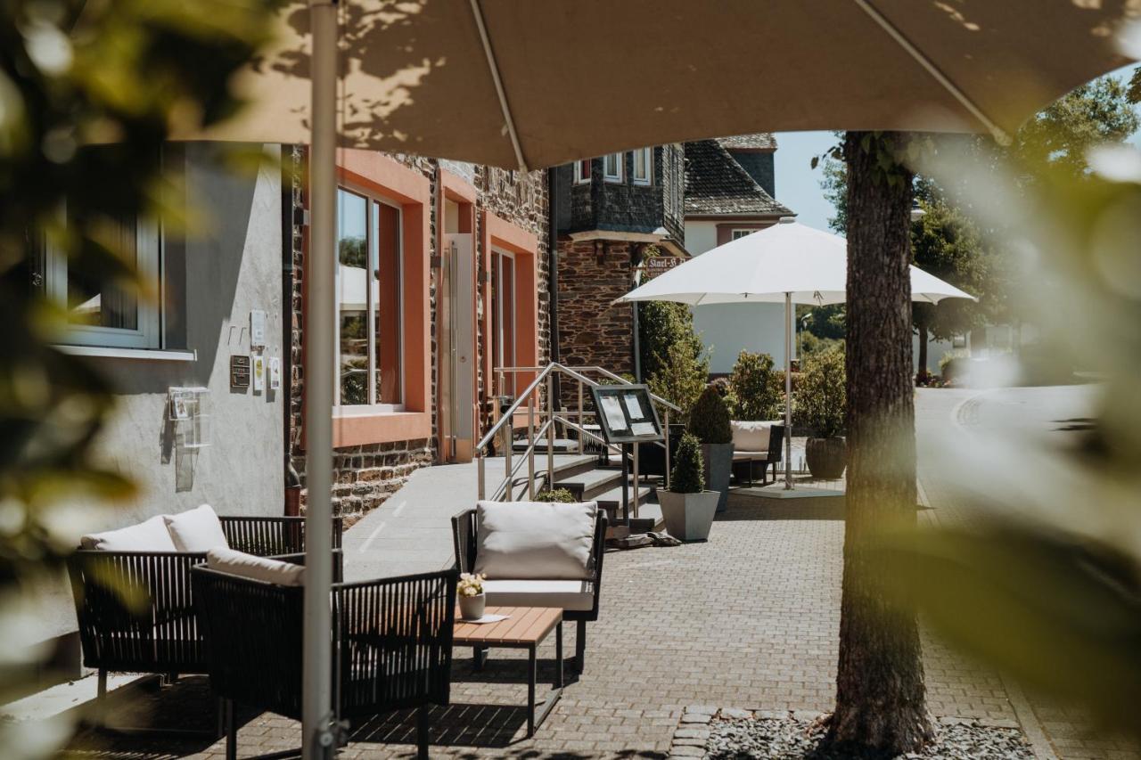 Hotel Restaurant Zur Marienburg Pünderich Exteriör bild